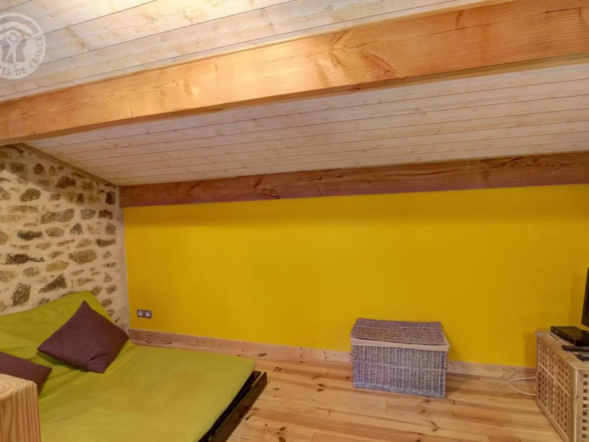 Holiday home Gites Confortables Pour 10 Pers. Avec Jardin, Terrasse Et Equipements Modernes - Fr-1-496-185 Saint-Romain-d'Urfe