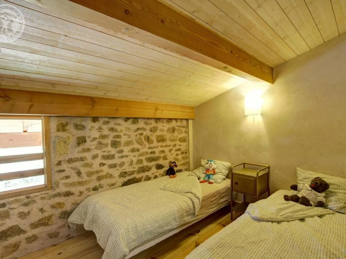 Gites Confortables Pour 10 Pers. Avec Jardin, Terrasse Et Equipements Modernes - Fr-1-496-185 Saint-Romain-d'Urfe Holiday home