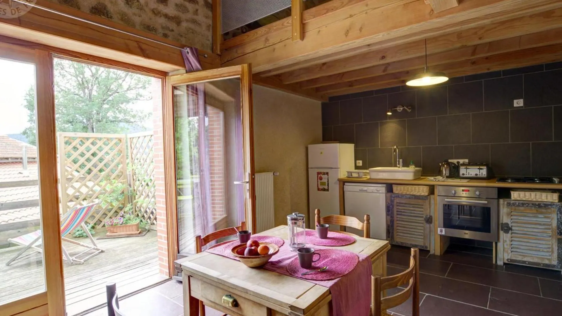 Gites Confortables Pour 10 Pers. Avec Jardin, Terrasse Et Equipements Modernes - Fr-1-496-185 Saint-Romain-d'Urfe Holiday home